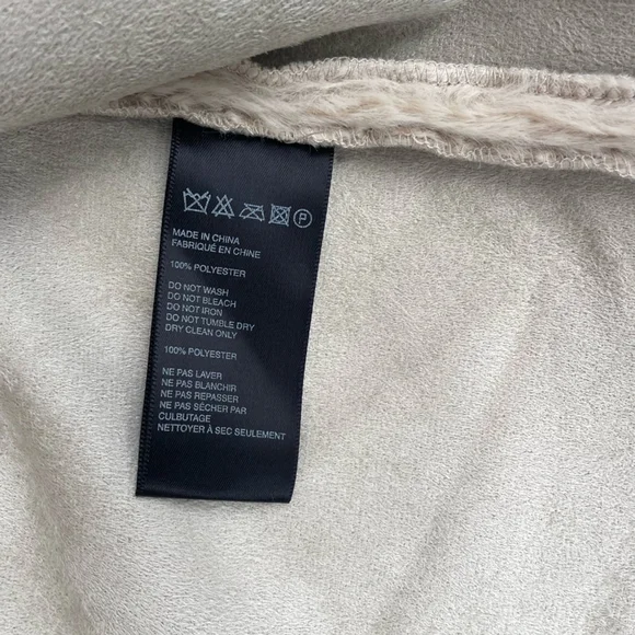 UO Felicity Reversible Women's Beige Faux Fur Jacket Cream Cropped Jacket - Picture 8 of 11